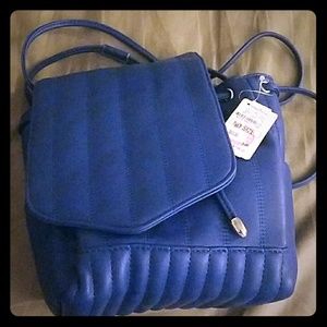Blue shoulder bag great for any occasion